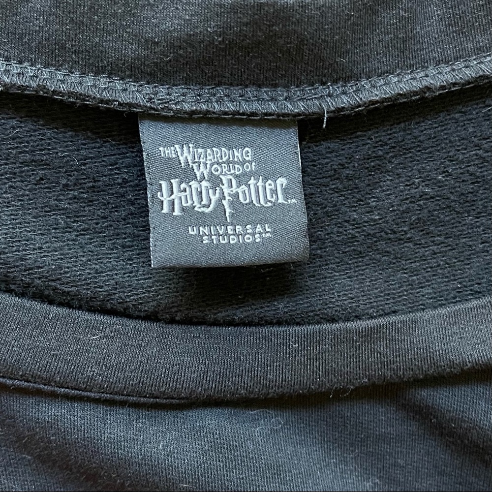 Universal Studios Harry Potter Long Sleeved Fleece Shirt - Picture 4 of 10